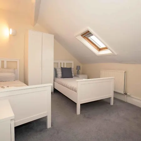 Pass The Keys Trafalgar House, Sleeps 6,Free Parking,Scarborough *