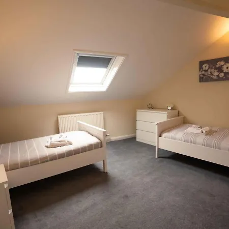 بيت للعطل Pass The Keys Trafalgar House, Sleeps 6,Free Parking,Scarborough *