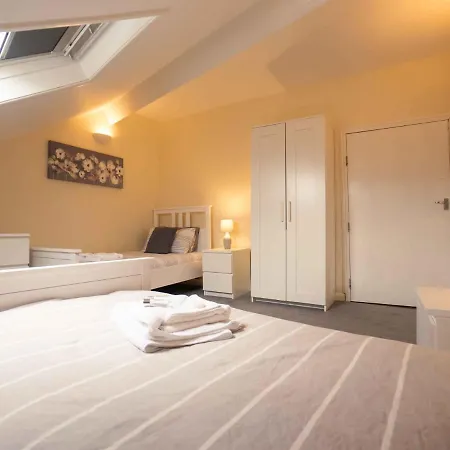 Pass The Keys Trafalgar House, Sleeps 6,Free Parking,Scarborough * سكرابورو